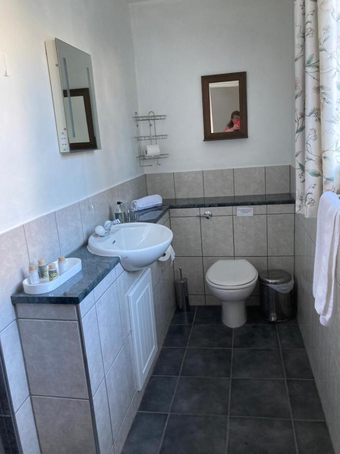 Bulmer Farm B&B Доркінг Екстер'єр фото